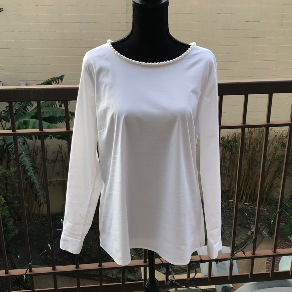 Pearl necklace poplin top